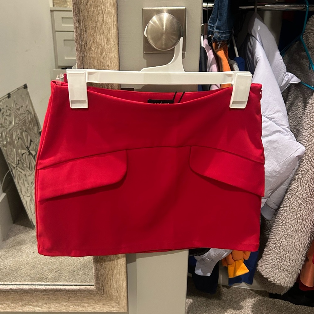 Cute boohoo red skirt